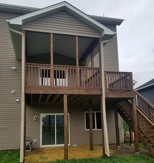 Deck stained in Lino Lakes